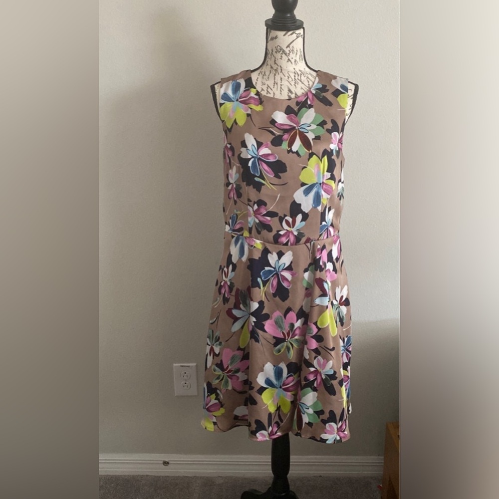 The limited taupe floral dress